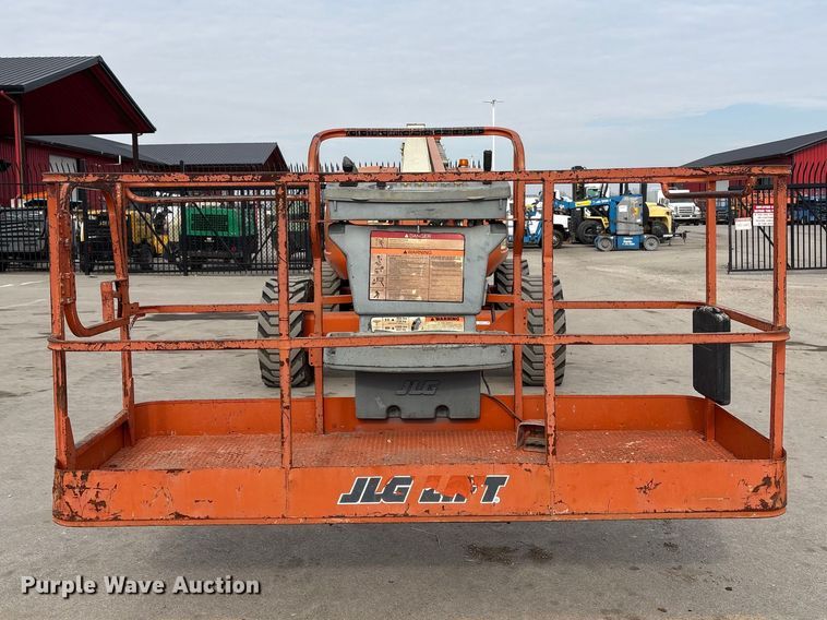 image for item EI5709 2002 JLG 600A boom lift