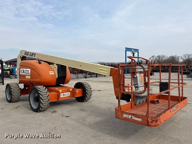 image for item EI5709 2002 JLG 600A boom lift