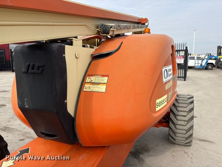 image for item EI5709 2002 JLG 600A boom lift