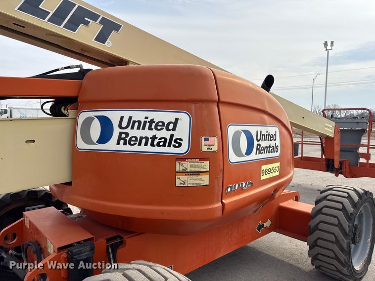 image for item EI5709 2002 JLG 600A boom lift
