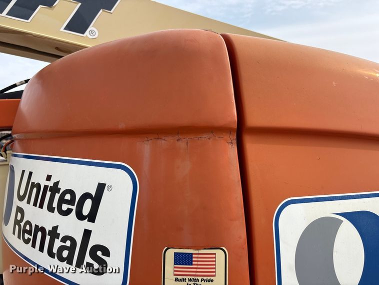 image for item EI5709 2002 JLG 600A boom lift