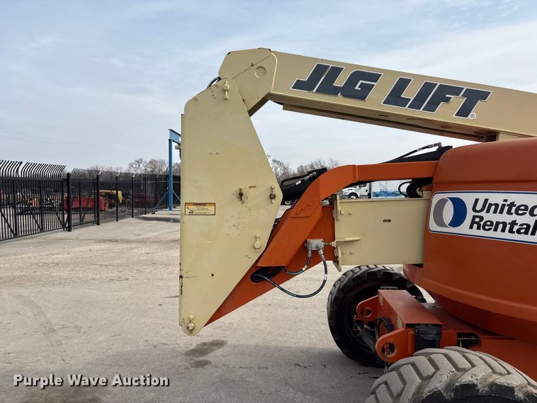 image for item EI5709 2002 JLG 600A boom lift