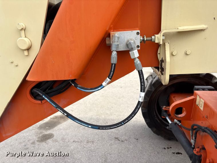 image for item EI5709 2002 JLG 600A boom lift