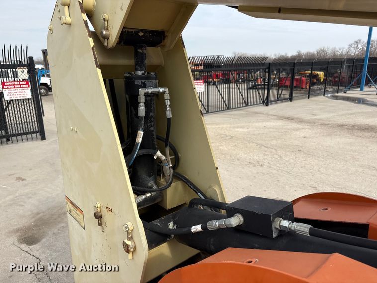 image for item EI5709 2002 JLG 600A boom lift