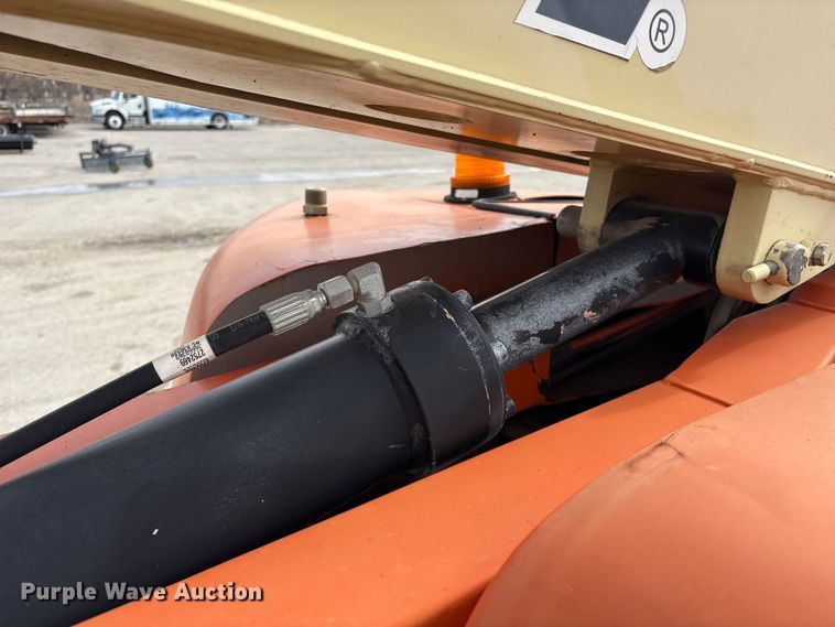 image for item EI5709 2002 JLG 600A boom lift