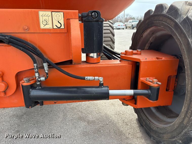 image for item EI5709 2002 JLG 600A boom lift