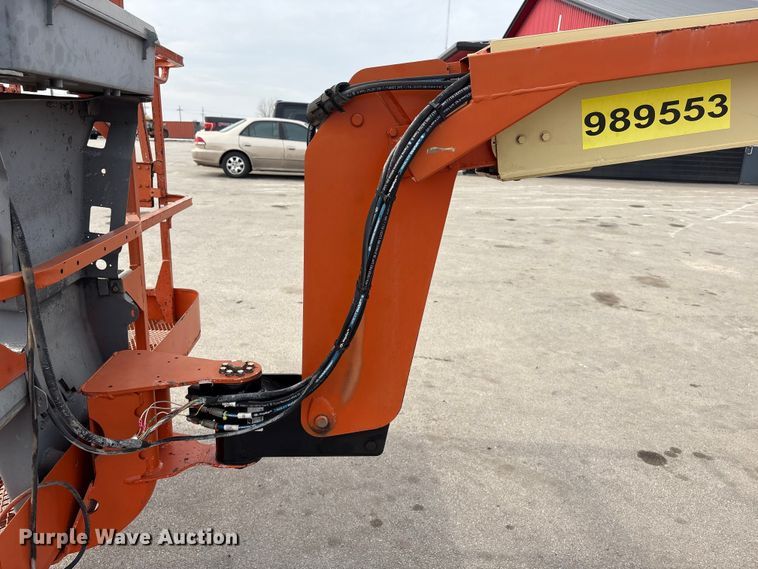 image for item EI5709 2002 JLG 600A boom lift