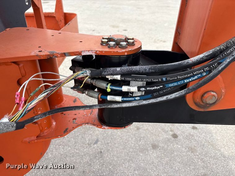 image for item EI5709 2002 JLG 600A boom lift