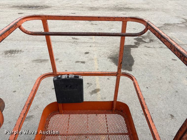 image for item EI5709 2002 JLG 600A boom lift