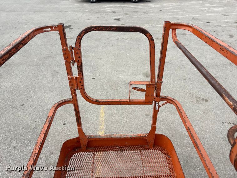 image for item EI5709 2002 JLG 600A boom lift