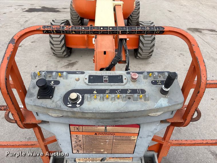 image for item EI5709 2002 JLG 600A boom lift