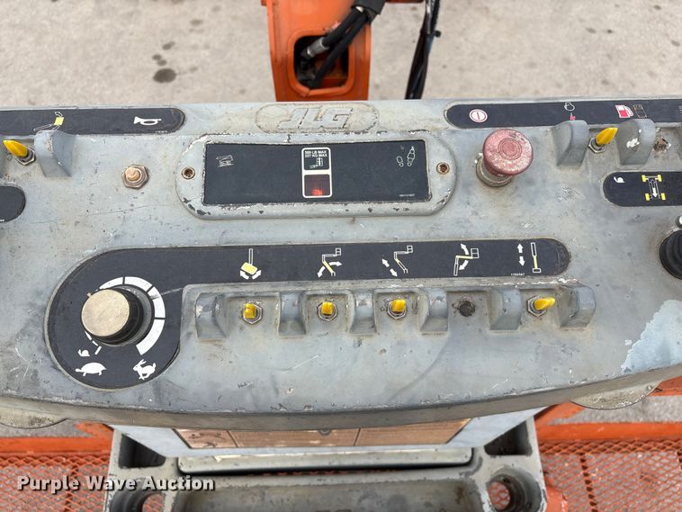 image for item EI5709 2002 JLG 600A boom lift