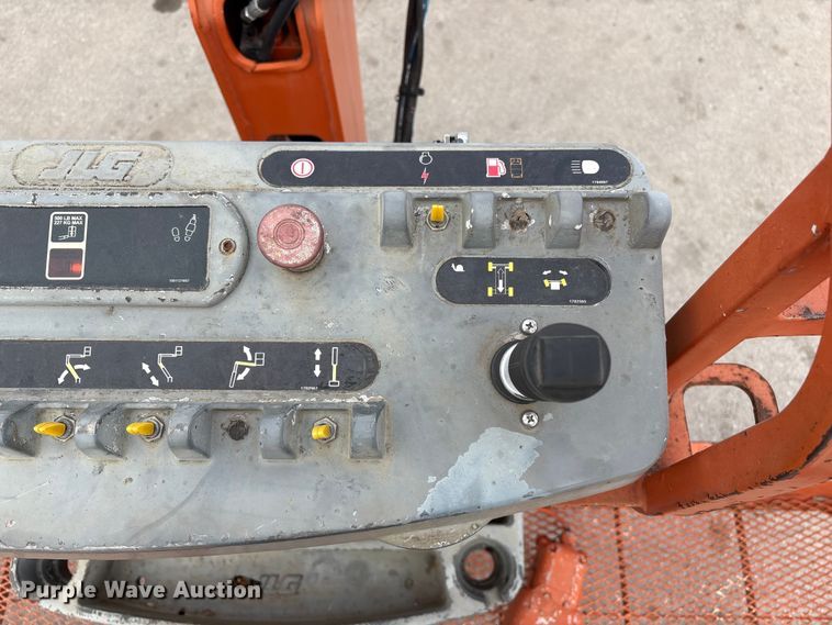 image for item EI5709 2002 JLG 600A boom lift