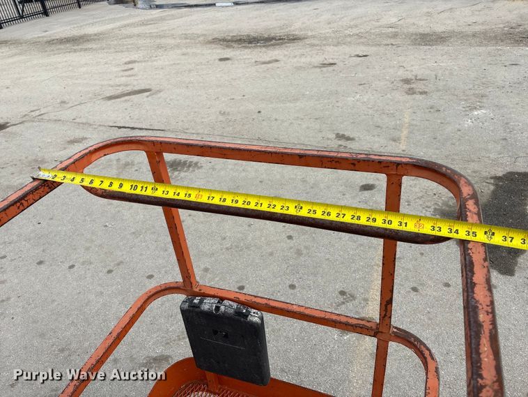 image for item EI5709 2002 JLG 600A boom lift