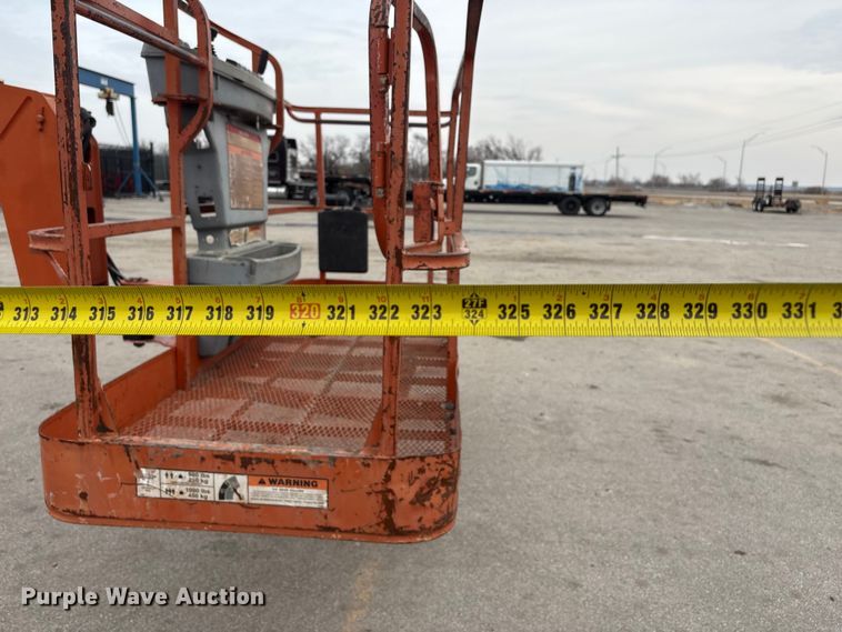 image for item EI5709 2002 JLG 600A boom lift