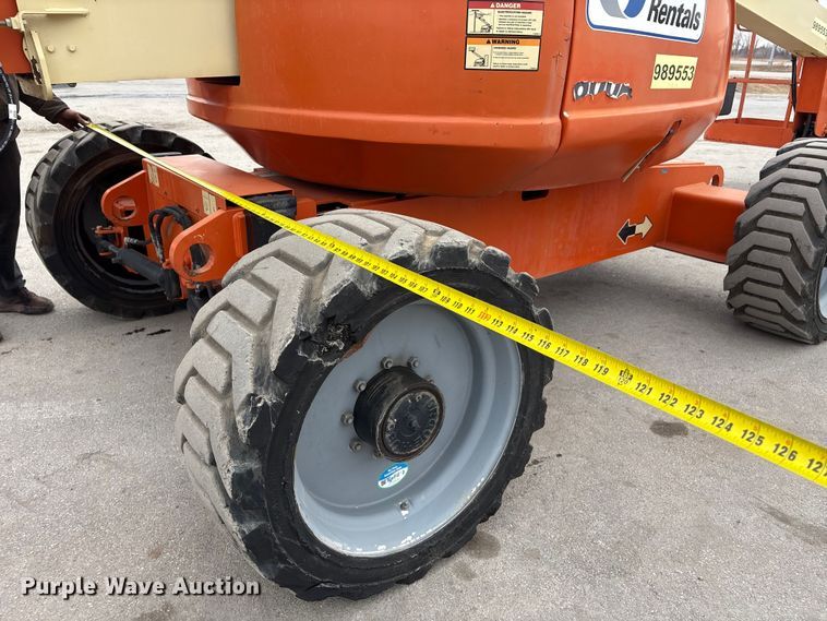 image for item EI5709 2002 JLG 600A boom lift