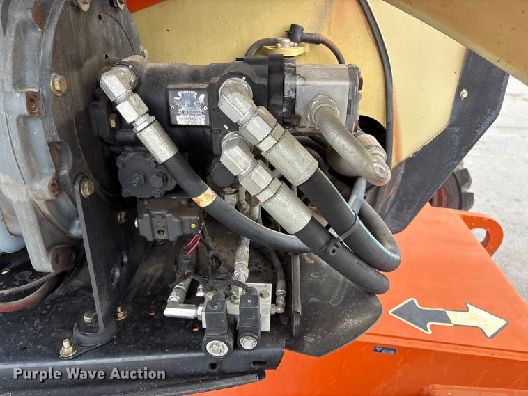 image for item EI5709 2002 JLG 600A boom lift