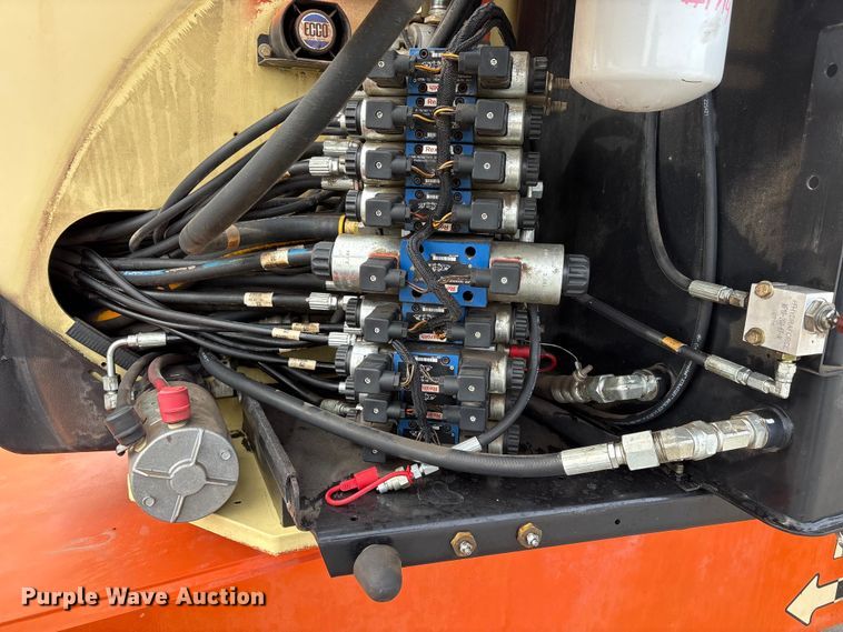 image for item EI5709 2002 JLG 600A boom lift