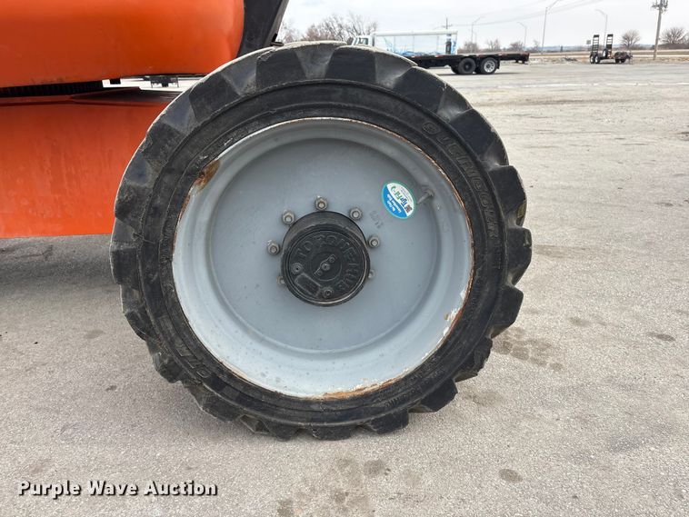 image for item EI5709 2002 JLG 600A boom lift