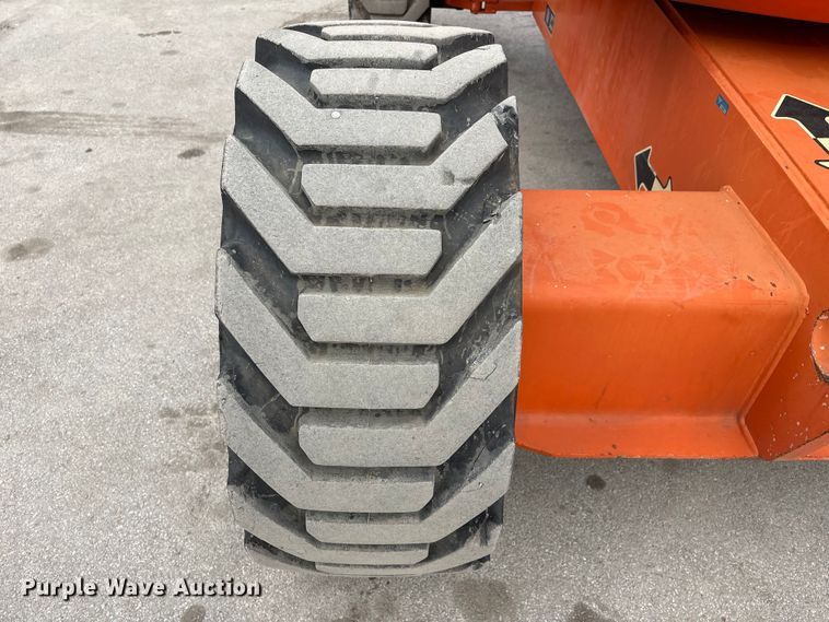 image for item EI5709 2002 JLG 600A boom lift