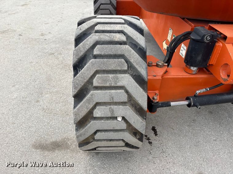 image for item EI5709 2002 JLG 600A boom lift