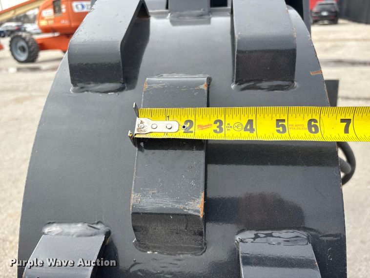 image for item EI5711 2025 Giyi GY-SCW12 skid steer steering compactor wheel