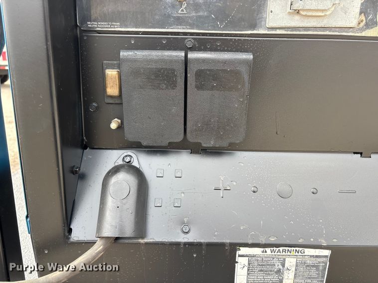 image for item EI5712 2011 Miller Big Blue 500D welder/generator