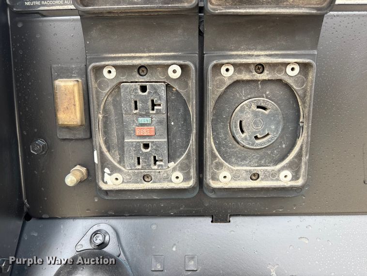 image for item EI5712 2011 Miller Big Blue 500D welder/generator