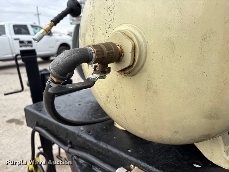 image for item EI5712 2011 Miller Big Blue 500D welder/generator