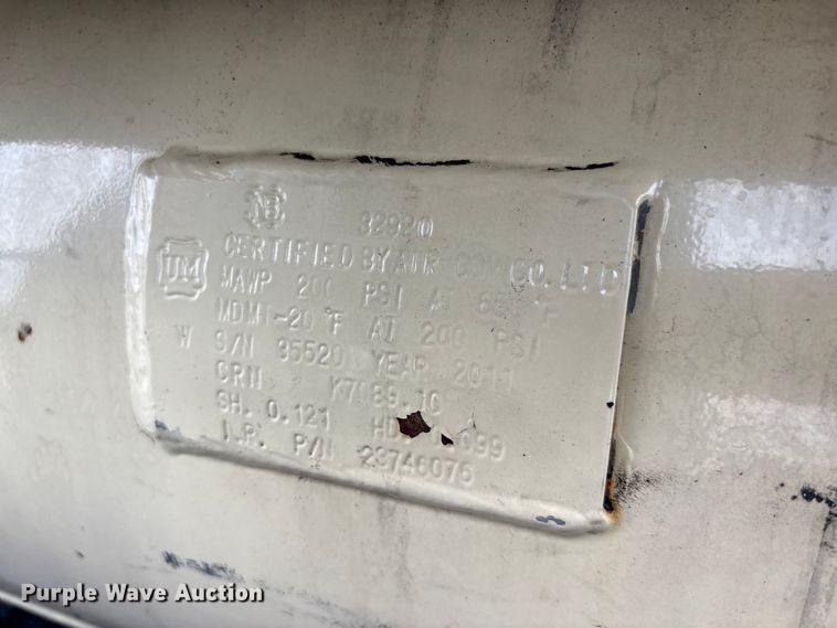 image for item EI5712 2011 Miller Big Blue 500D welder/generator