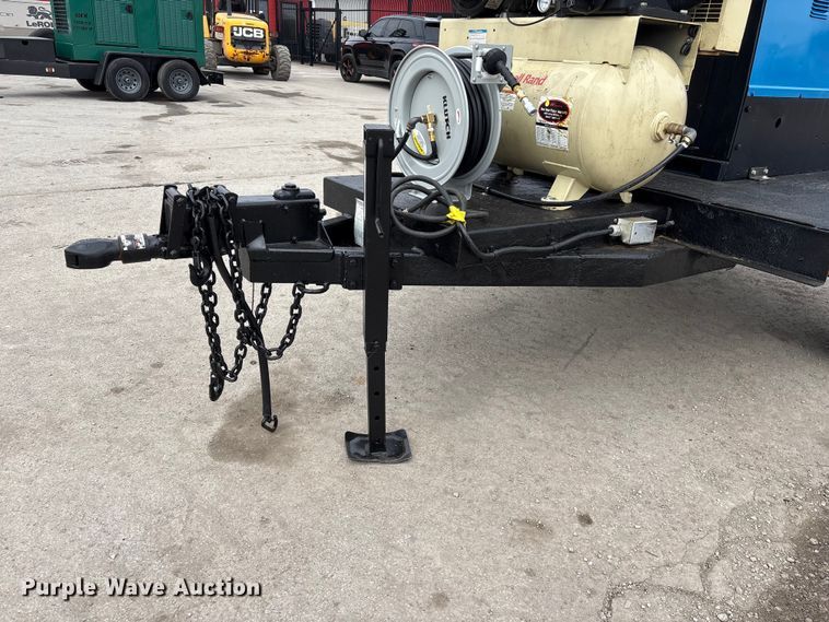 image for item EI5712 2011 Miller Big Blue 500D welder/generator