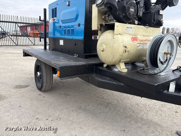 image for item EI5712 2011 Miller Big Blue 500D welder/generator