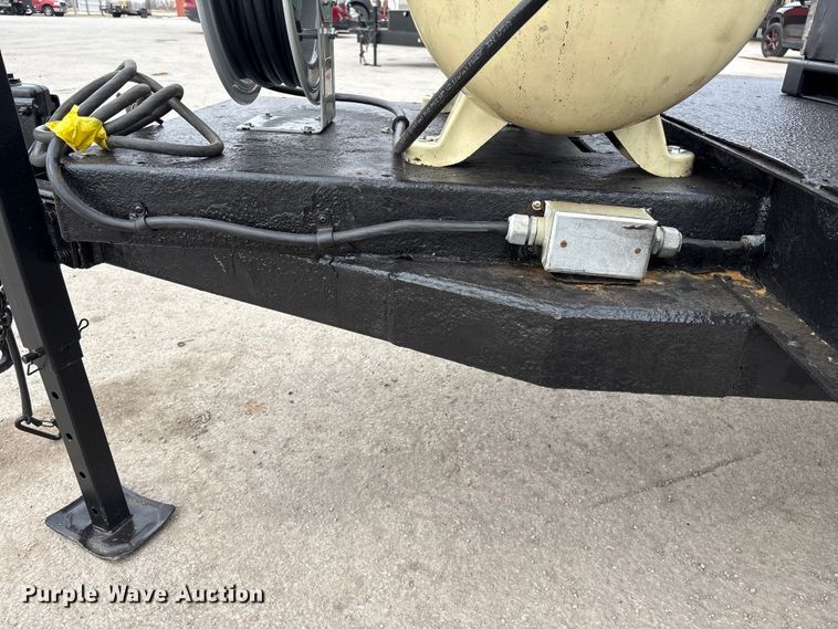 image for item EI5712 2011 Miller Big Blue 500D welder/generator