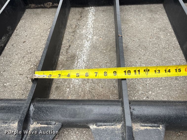 image for item EI5727 Skid steer grapple bucket