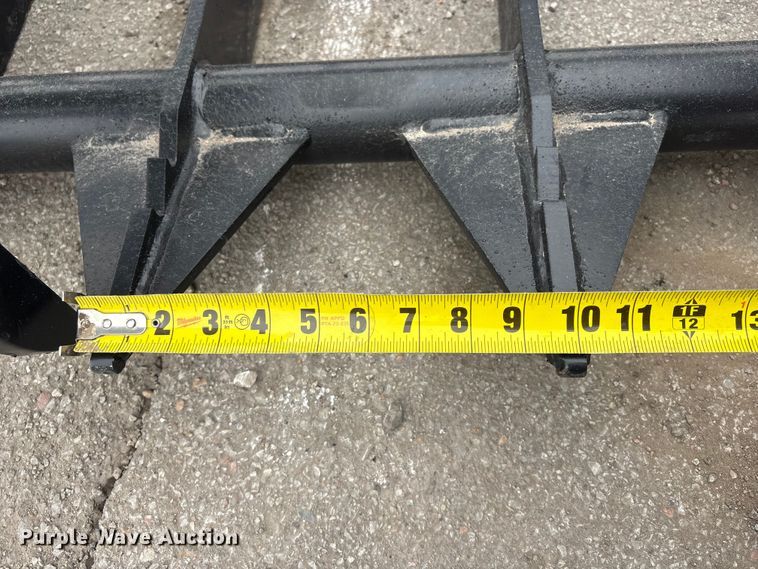 image for item EI5727 Skid steer grapple bucket