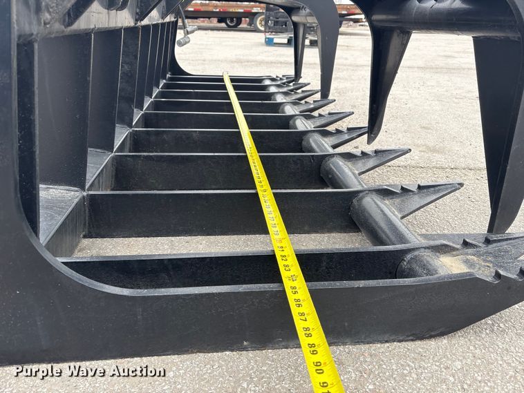 image for item EI5727 Skid steer grapple bucket