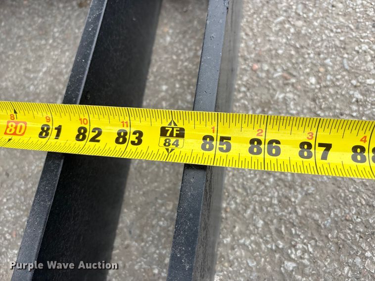 image for item EI5727 Skid steer grapple bucket