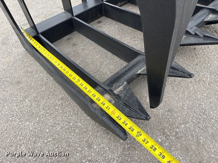 image for item EI5727 Skid steer grapple bucket