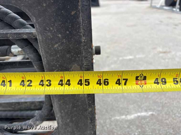 image for item EI5730 2025 Giyi SF60 skid steer forks