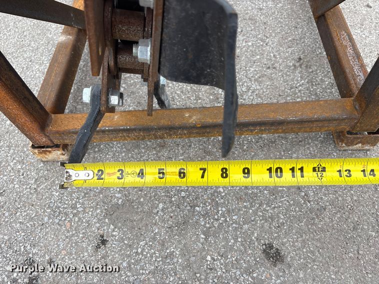 image for item EI5732 2025 Giyi D39 skid steer trencher