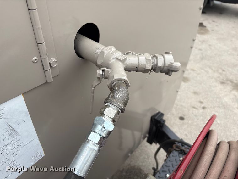 image for item EI5735 1996 LeRoi XQ185DJ-E air compressor