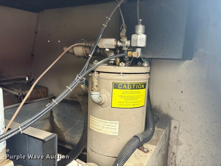 image for item EI5735 1996 LeRoi XQ185DJ-E air compressor