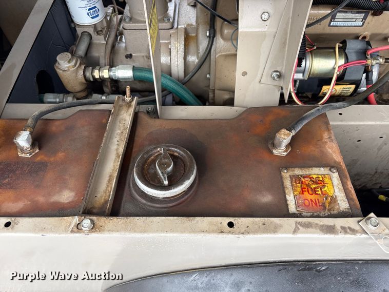 image for item EI5735 1996 LeRoi XQ185DJ-E air compressor