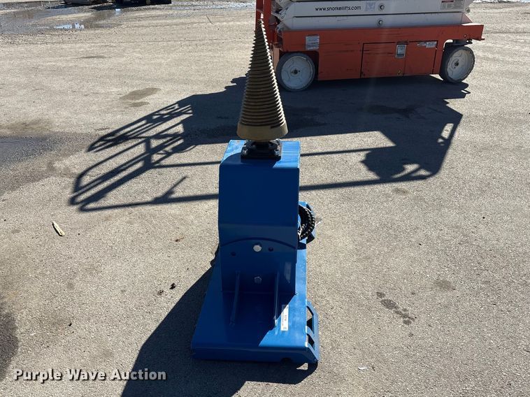 image for item EI5740 2025 Giyi LS43  skid steer spiral log splitter