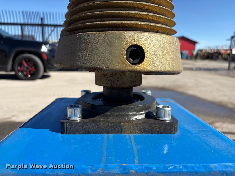 image for item EI5740 2025 Giyi LS43  skid steer spiral log splitter