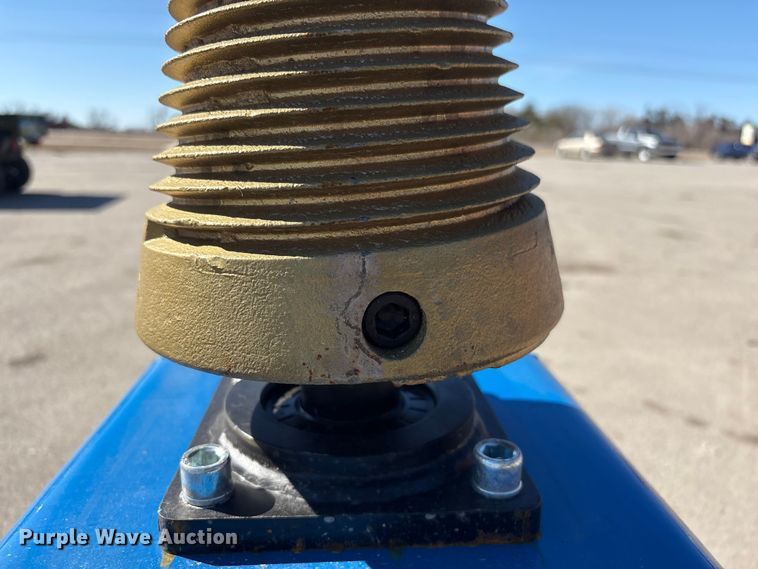 image for item EI5740 2025 Giyi LS43  skid steer spiral log splitter