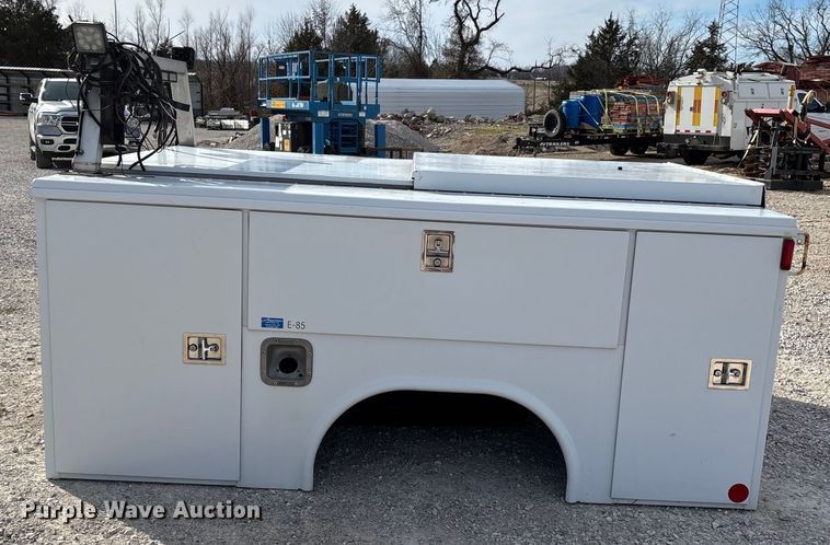 image for item EJ7793 Reading ALST98SW utility bed