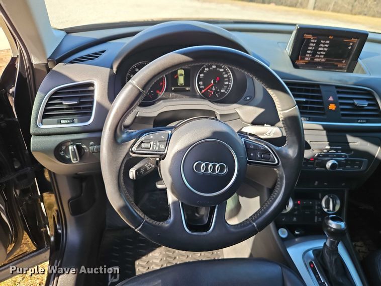 image for item EO4991 2015 Audi Q3 SUV