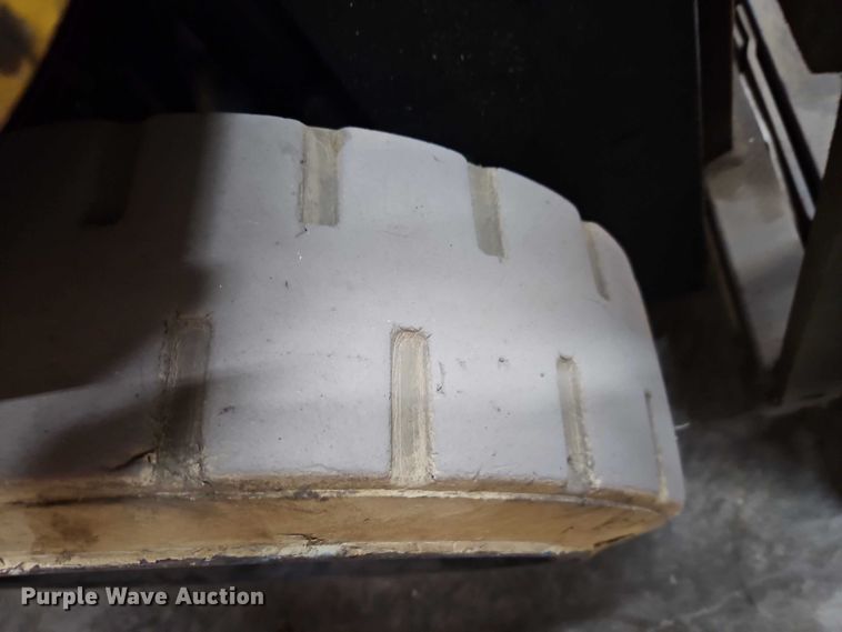 image for item EO4992 Caterpillar GC25K forklift