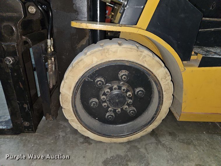 image for item EO4992 Caterpillar GC25K forklift